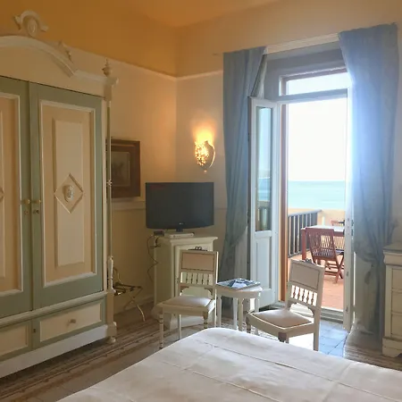 Tronas & Hotel Alghero