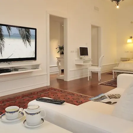 Tronas Hotel&spa Hotell 5*