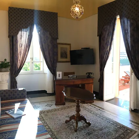 Hotel Tronas &