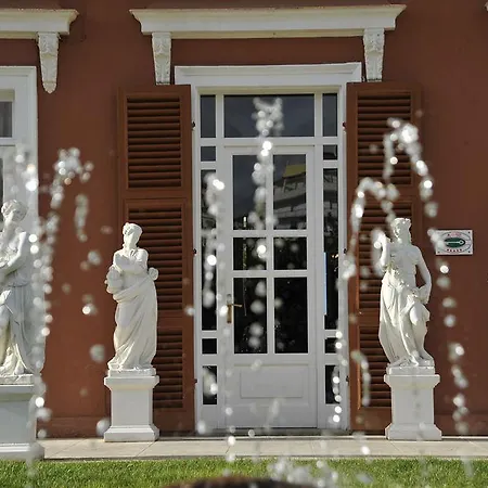 Tronas Hotel&spa 5*