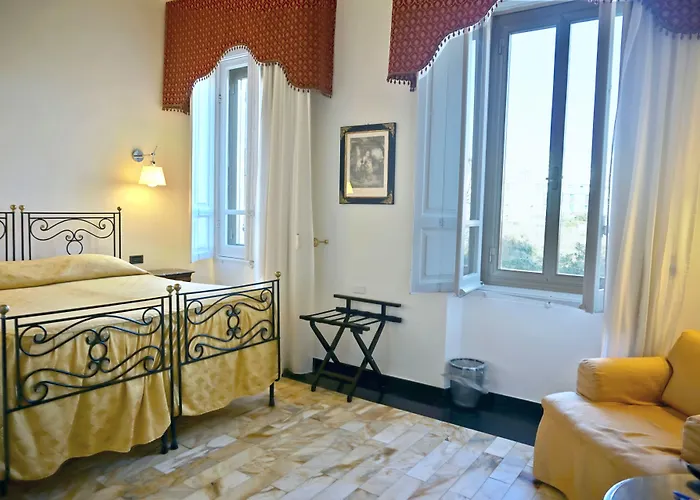 Tronas & Szálloda 5*