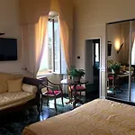 Hotel Tronas &