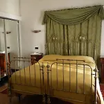 Tronas & Hotel 5*