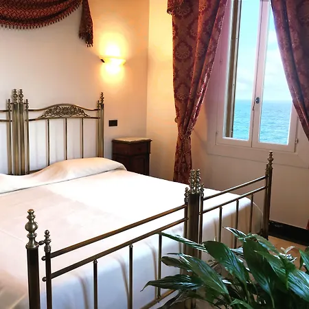 Hotel Tronas & 5*