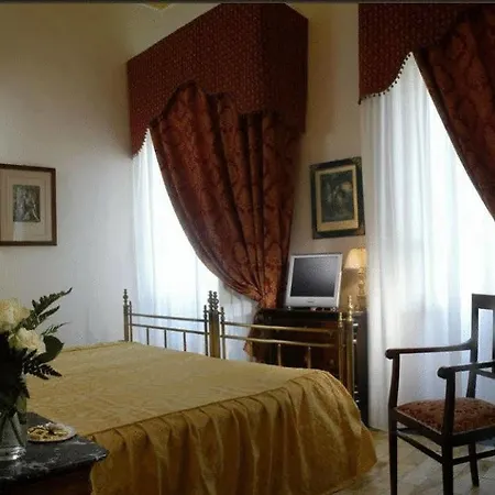 Hotel Tronas &